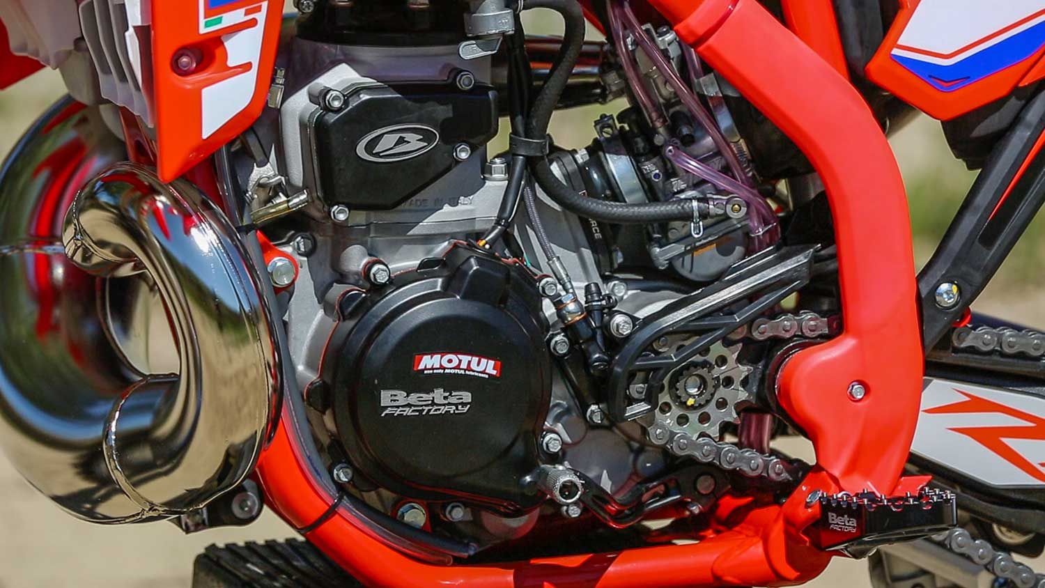 A Keihin carburetor and VForce reed assembly are standard equipment on the 300 RX. The bike also utilizes a six-speed transmission.