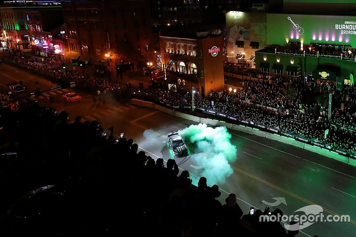 NASCAR to equip cars with underglow lighting for All-Star Race